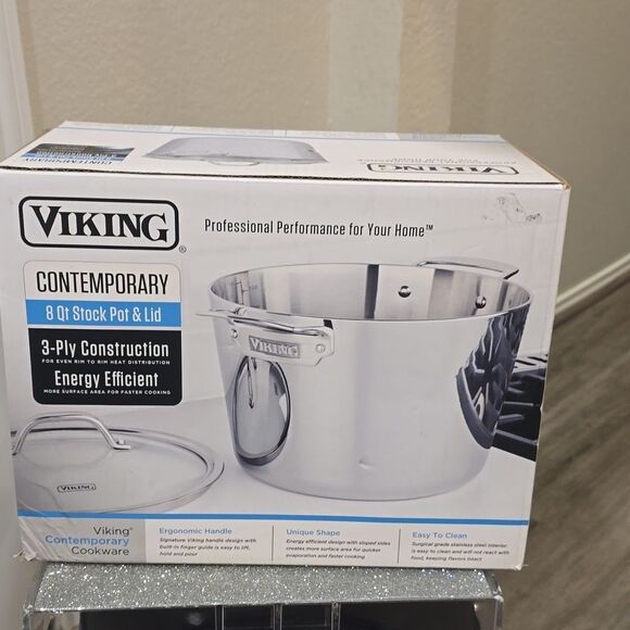Viking Contemporary 3-Ply 8QT Stockpot w/Lid - Picture 8 of 10